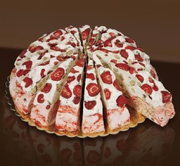 Cream And Strawberry Sofficiona Cake